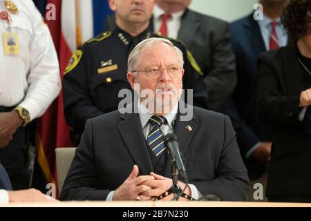 March 16, 2020, San Antonio, Texas, USA: Texas Health Commissioner JOHN HELLERSTEDT gives an update to Texas' coronavirus pandemic response at a meeting of state leaders in San Antonio's Emergency Operations Center (EOC). Gov. Greg Abbott confirmed the first coronavirus-related death in Texas later in the day. (Credit Image: © Bob Daemmrich/ZUMA Wire) Stock Photo