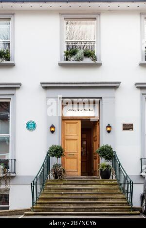 United Kingdom, England, London. Abbey Road studios where the Beatles and Pink Floyd recorded Stock Photo