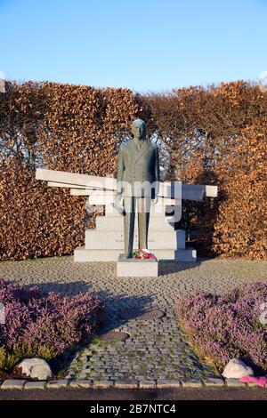 Statue of Danish King Frederik IX by Knud Nellemose (1981); Nordre Toldbod, Copenhagen, Denmark Stock Photo