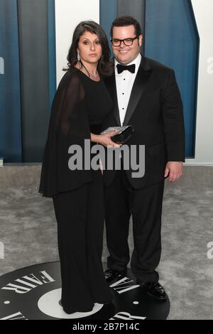 2020 Vanity Fair Oscar Party following the 92nd Oscars at the Wallis Annenberg Center for the Performing Arts in Beverly Hills, California on February 9, 2020. Featuring: Ida Darvish, Josh Gad Where: Beverly Hills, California, United States When: 09 Feb 2020 Credit: Sheri Determan/WENN.com Stock Photo