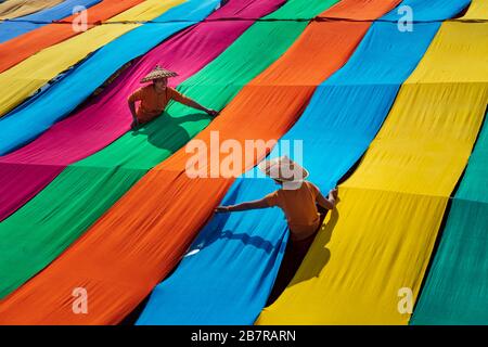 silk dye, colourful lotus fabric made from lotus fibers, inle lake, Myanmar Stock Photo