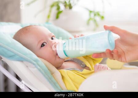 Bottle 2025 feeding chair