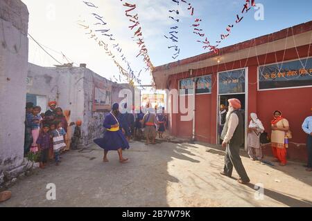 Nihang Sikhs at Gurudwara Qila Anangarh Sahib in Anandpur Sahib, Punjab, India on the occasion of Hola Mohalla festival. Stock Photo