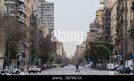 Barcelona, Spain - 13-11-2020: L'or barista by Philips coffee machine in  satin white color, with their double and decaf capsules packaging on wooden  b Stock Photo - Alamy