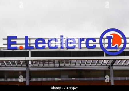 Bordeaux , Aquitaine / France - 02 20 2020 : Leclerc logo store wall supermarket E.Leclerc hypermarket sign shop Stock Photo