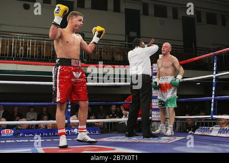 Boxing - Middleweight Contest - BIlly Joe Saunders v Andy Butlin ...
