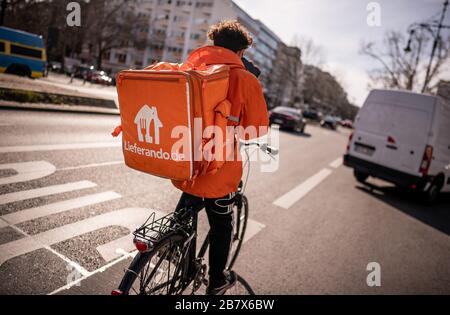 lieferando germany delivery service alamy driver courier scooter rhine essen westphalia delivers ordered ruhr electric north area berlin 18th bicycle