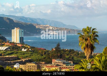 Puerto de la cruz panoramic view by Parque Taoro with mountains Stock Photo