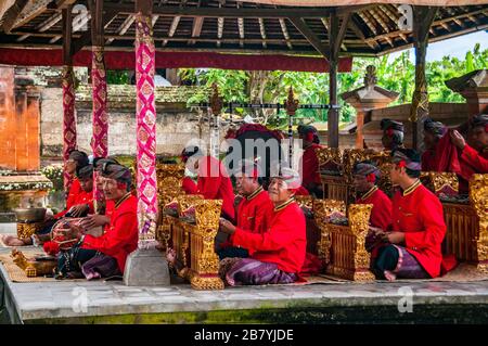 Gamelan orchestra providing the music for the Barong Dance at Batubulan, Bali Island, Indonesia Stock Photo