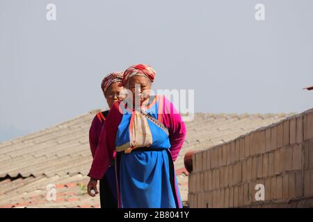 LISU WOMEN IN THEIR VILLAGE IN DOI CHANG NORTHERN THAILAND. Stock Photo