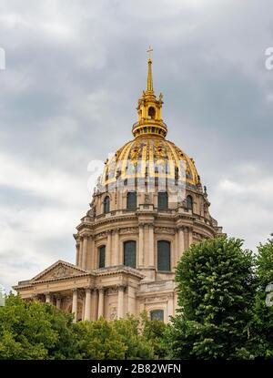Cathedral of the Invalides with golden dome, Tomb of Napoleon I, Hotel des Invalides, Paris, Ile-de-France, France Stock Photo