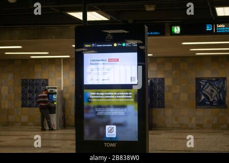 LISBON, PORTUGAL - March 14: A electric board inside the subway displays recomendations about COVID19 on March 14, 2020 in Lisbon, Portugal. Stock Photo