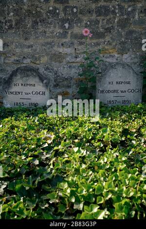 The grave of Vincent Van Gogh and Theo van Gogh in Auvers-sur-Oise cemetery.Auvers-sur-Oise.France Stock Photo