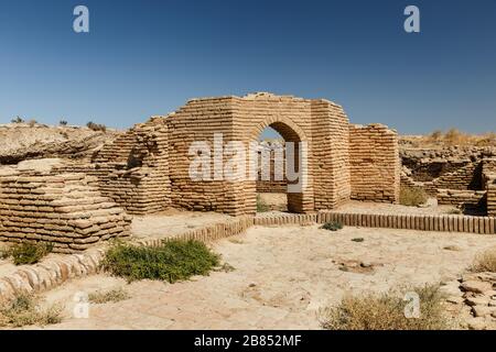 「buildings」type.C ancient ruins 佐伯泰典作① ancient-wall-and-entrance-to-