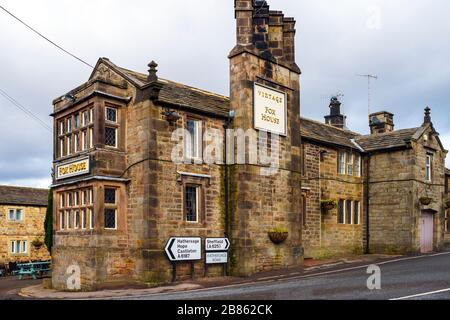 The Fox House pub Longshaw Sheffield England UK Stock Photo - Alamy