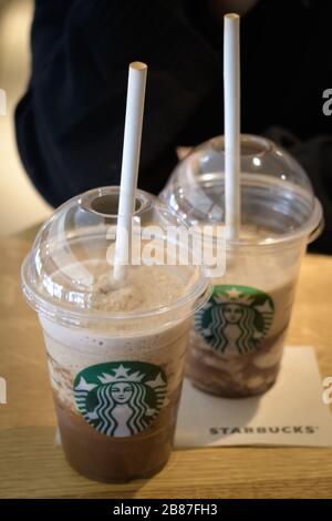 https://l450v.alamy.com/450v/2b87fh3/athens-greece-february-29-2020-paper-straws-at-starbucks-coffee-replacing-plastic-2b87fh3.jpg