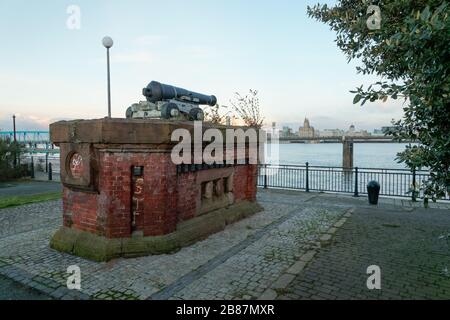 One O Clock Gun Liverpool Stock Photo Alamy