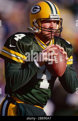 Brett Favre of the Green Bay Packers during Super Bowl XXXI at the New  Orleans Superdome in New Orleans, LA USA Stock Photo - Alamy