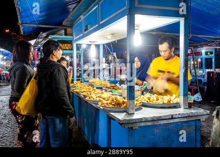 A Street Food Stall At Gianyar Night Market, Bali, Indonesia. Stock Photo