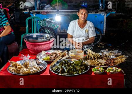 A Street Food Stall At Gianyar Night Market, Bali, Indonesia. Stock Photo