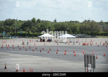 Miami Gardens FL, USA. 20th Mar, 2020. A general view of the drive up testing facility being constructed at Hard Rock Stadium as National Guard medics along with health care personnel will be testing for COVID-19 on March 20, 2020 in Miami Gardens, Florida. Credit: Mpi04/Media Punch/Alamy Live News Stock Photo