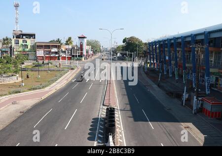 Colombo, Sri Lanka. 21st Mar, 2020. A view of an empty street is seen after the authorities announced a weekend curfew in the country as a preventive measure against the spread of the COVID-19 novel coronavirus, in Colombo March 21, 2020. (Photo by Saman Abesiriwardana/Pacific Press) Credit: Pacific Press Agency/Alamy Live News Stock Photo