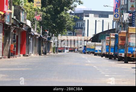 Colombo, Sri Lanka. 21st Mar, 2020. A view of an empty street is seen after the authorities announced a weekend curfew in the country as a preventive measure against the spread of the COVID-19 novel coronavirus, in Colombo March 21, 2020. (Photo by Saman Abesiriwardana/Pacific Press) Credit: Pacific Press Agency/Alamy Live News Stock Photo