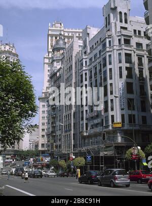 CERA DE LOS NUMEROS PARES DEL ULTIMO TRAMO DE LA GRAN VIA DIRECCION PLAZA DE ESPAÑA. Location: GRAN VIA. SPAIN. Stock Photo