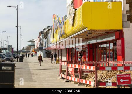 Southend-on-Sea, UK. 21st Mar, 2020. The Monte Carlo Amusement Arcade remains open on Southend’s Marine Parade during the early stages of the COVID-19 pandemic. Despite the looming lockdown, footfall is minimal and the promenade appears largely deserted. The image captures a transitional moment before formal restrictions, with empty footpaths and subdued public presence. Penelope Barritt/Alamy Live News Stock Photo