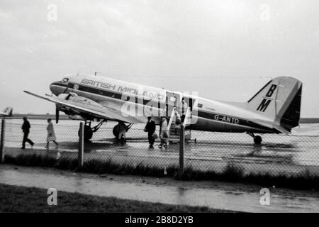 A DOUGLAS C-47A-10-DK SKYTRAIN at East Midlands Airport in 1966 Stock Photo