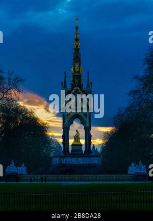The Albert Memorial in Hyde Park London at dusk Stock Photo