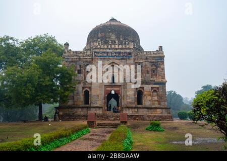 India, Delhi, New Delhi - 8 January 2020 - Sheesh Gumbad mosque in Lodhi gardens Stock Photo