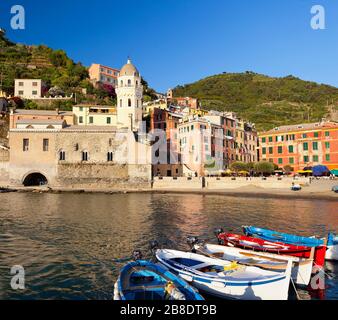 Vernazza port. Cinque Terre, Liguria, Italy Stock Photo