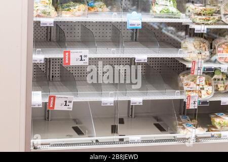 TILBURG - 22-03-2020, Albert Heijn precaution and empty shelfs Stock Photo