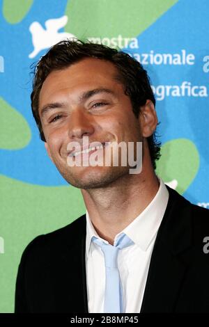 Venice, 30/08/2007. Jude Law attending the photocall for the film 'Sleuth' directed by Kenneth Branagh. Stock Photo
