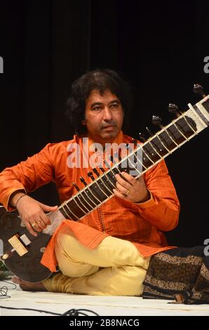 Ostad Rafique Hindustani classical sitar player Ustad Rafique Khan performs at