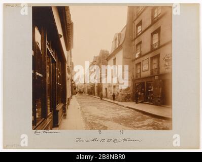 Rue Vanneau Buildings 73, 75 Plover street. Buildings, 73-75 Lapwing Street, 7th arrondissement, Paris. Immeubles, 73-75 rue Vaneau. Paris (VIIème arr.). Photographie de l'Union Photographique de France (UPF). Aristotype à la gélatine ?, entre 1893 et 1898. Paris, musée Carnavalet. Stock Photo