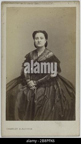 Portrait of Carlotta Patti, (1840-1889), (opera singer Adelina Patti elder sister) Portrait de Carlotta Patti (1840-1889), chanteuse lyrique, soeur ainée d'Adelina Patti. Carte de visite (recto). Photographie de Charlet & Jacotin. Tirage sur papier albuminé, 1860-1890. Paris, musée Carnavalet. Stock Photo