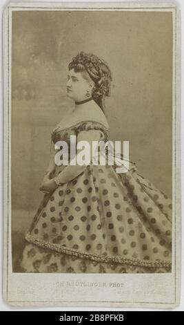 Portrait of Carlotta Patti, (1840-1889), (opera singer Adelina Patti elder sister) Portrait de Carlotta Patti (1840-1889), chanteuse lyrique, soeur ainée d'Adelina Patti. Carte de visite (recto). Photographie de Charles Reutlinger (1816-1880). Tirage sur papier albuminé, 1860-1890. Paris, musée Carnavalet. Stock Photo