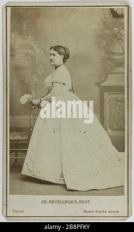 Portrait of Carlotta Patti, (1840-1889), (opera singer Adelina Patti elder sister) Portrait de Carlotta Patti (1840-1889), chanteuse lyrique, soeur ainée d'Adelina Patti. Carte de visite (recto). Photographie de Charles Reutlinger (1816-1880). Tirage sur papier albuminé, 1860-1890. Paris, musée Carnavalet. Stock Photo