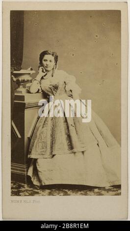 Portrait of Bellamy, Maria (1835-), (actress) Numa Fils. Portrait de Bellamy, Maria, (1835-), (actrice). Carte de visite (recto). Tirage sur papier albuminé. 1870-1890. Paris, musée Carnavalet. Stock Photo