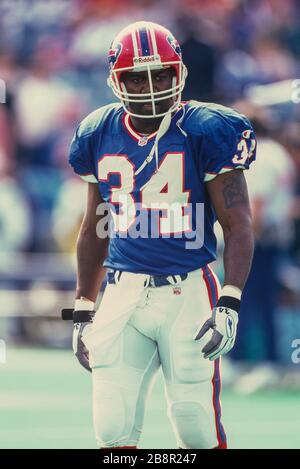 Buffalo Bills PR on X: Thurman Thomas' No. 34 jersey will become the third  number retired in franchise history when the Bills take on the Patriots  (Monday, Oct. 29). More on the @