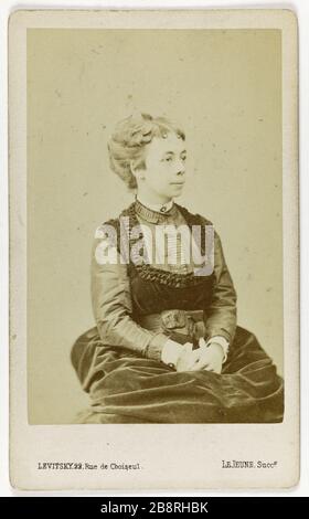 Portrait of Princess Metternich (1836-1921), born Princess Pauline Sandor, Austrian ambassador in Paris. Levitsky Le jeune. Portrait de la princesse de Metternich (1836-1921), née Princesse Pauline Sandor, ambassadrice d'Autriche à Paris. Carte de visite (recto). Tirage sur papier albuminé. 1860-1890. Paris, musée Carnavalet. Stock Photo