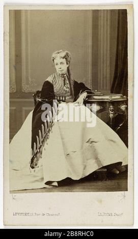 Portrait of Princess Metternich (1836-1921), born Princess Pauline Sandor, Austrian ambassador in Paris. Levitsky Le jeune. Portrait de la princesse de Metternich (1836-1921), née Princesse Pauline Sandor, ambassadrice d'Autriche à Paris. Carte de visite (recto). Tirage sur papier albuminé. 1860-1890. Paris, musée Carnavalet. Stock Photo