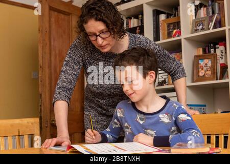 Edinburgh, Scotland, UK. 23rd Mar, 2020. Monday 23rd of March 2020: Edinburgh, Scotland Coronavirus : Children across the United Kingdom begin working from home following the closure of schools due to the Coronavirus Pandemic. Credit: Andrew O'Brien/Alamy Live News Stock Photo