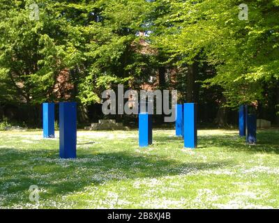 'Deutsch: Mahnmal für die Opfer des Nationalsozialismus in Ingolstadt by Dagmer Brachter (1998/99), installed in the Luitpoldpark.; 27 April 2007; selbst fotographiert;; Brian clontarf at German Wikipedia; '