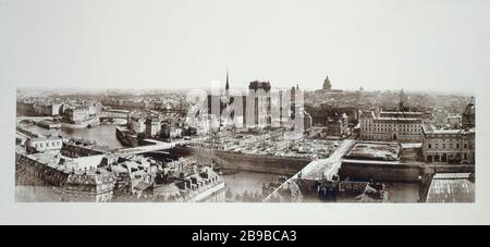 PARIS - ILE DE LA CITE AND OUR LADY 'Vue panoramique de Paris. L'Ile de la Cité et Notre-Dame'. Anonyme. Photographie. Paris, musée Carnavalet. Stock Photo