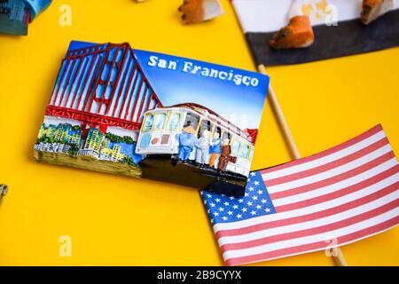 San francisco magnet on yellow background , golden gate bridge, travel concept Stock Photo