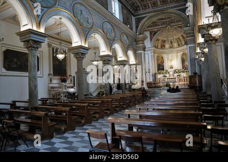 Sorrento - Interno della Basilica di S. Antonino Stock Photo