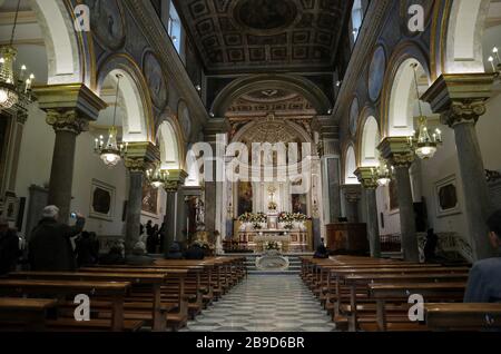 Sorrento - Navata della Basilica di Sant'Antonino Stock Photo